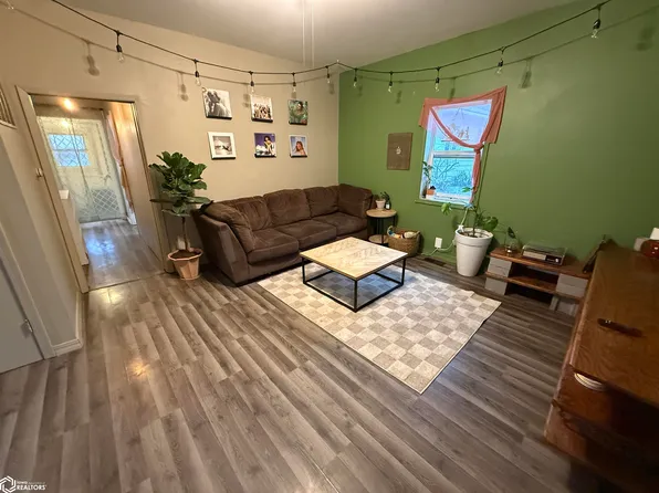 723 W Cass St, Osceola, IA 50213