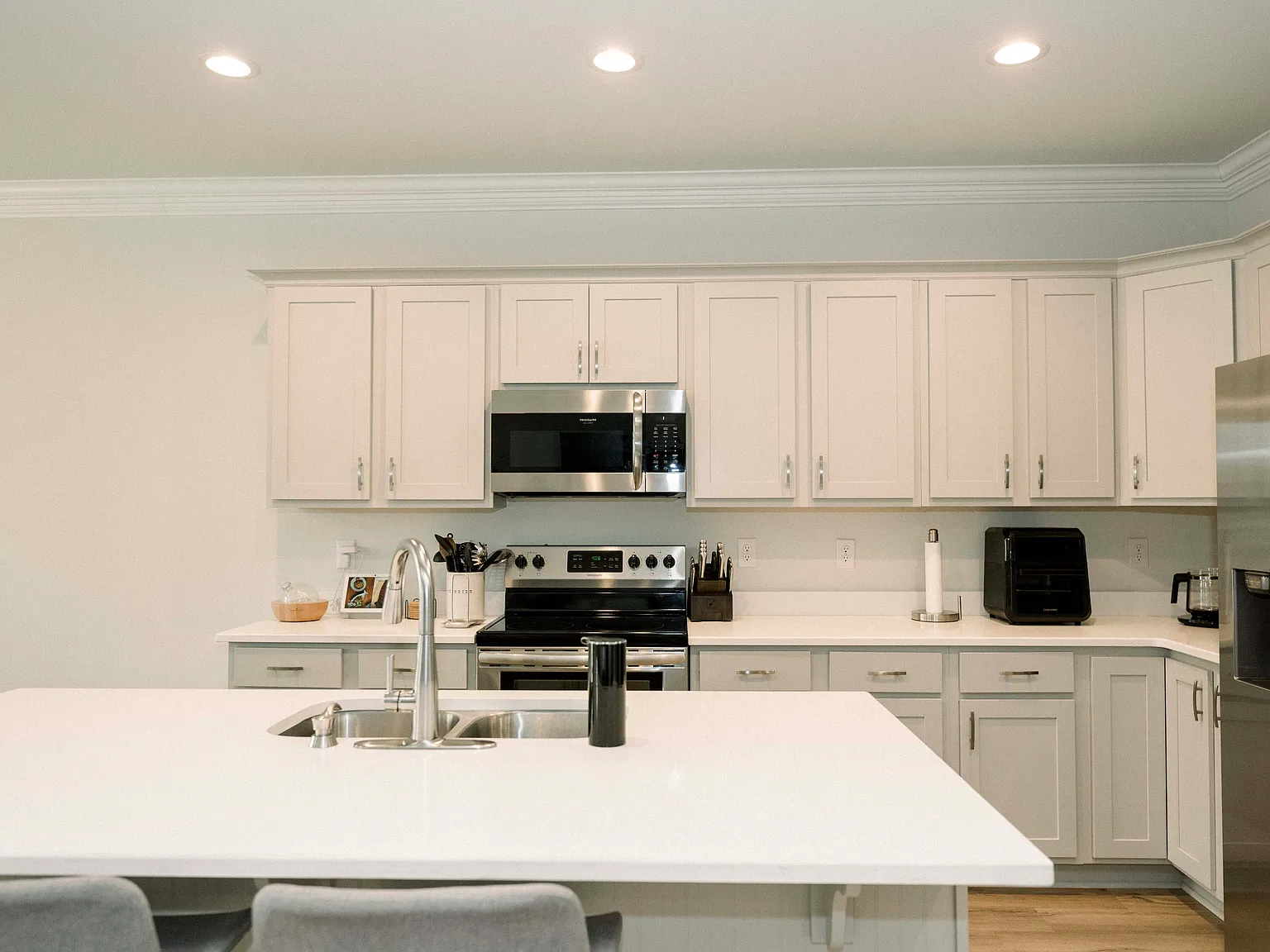 4 bed, 1995 sqft, $3,000 — Photo 4