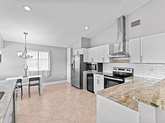 4th image of 10218 NW 71st Place
