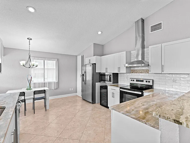 3506 W 106th Ter 3