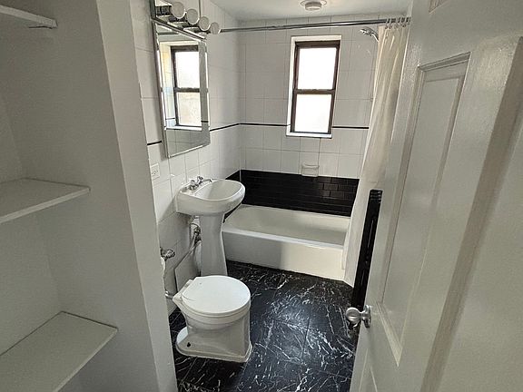 5th image of 4236-40 N Broadway #4236-201