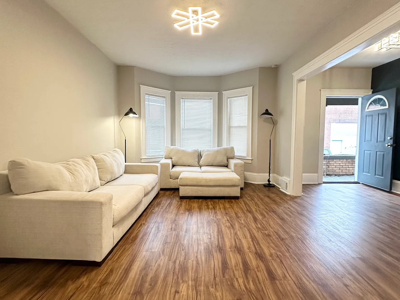 3 bed, 1800 sqft, $1,895 — Photo 1