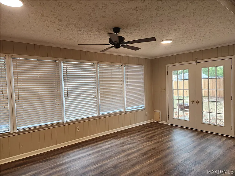 278 Teri Ln — Photo 16