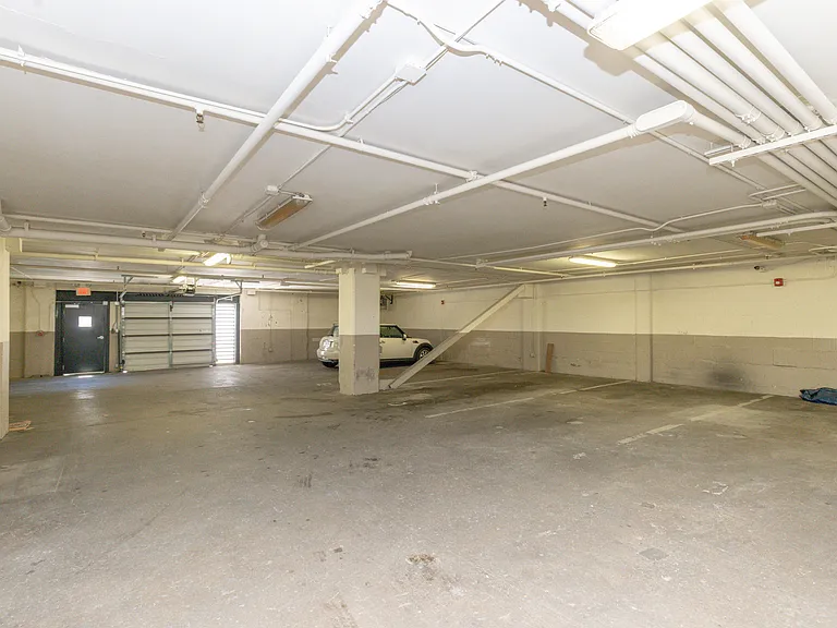 101 W Marshall St #44 — Photo 27
