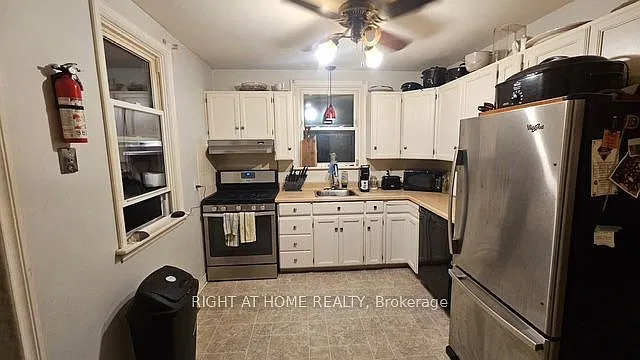 3 bed, $2,300 — Photo 4