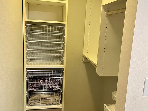 4th image of 425 Vine St APT 514