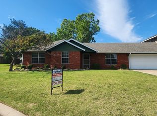 6840 NW Willow Springs Dr, Lawton, OK 73505