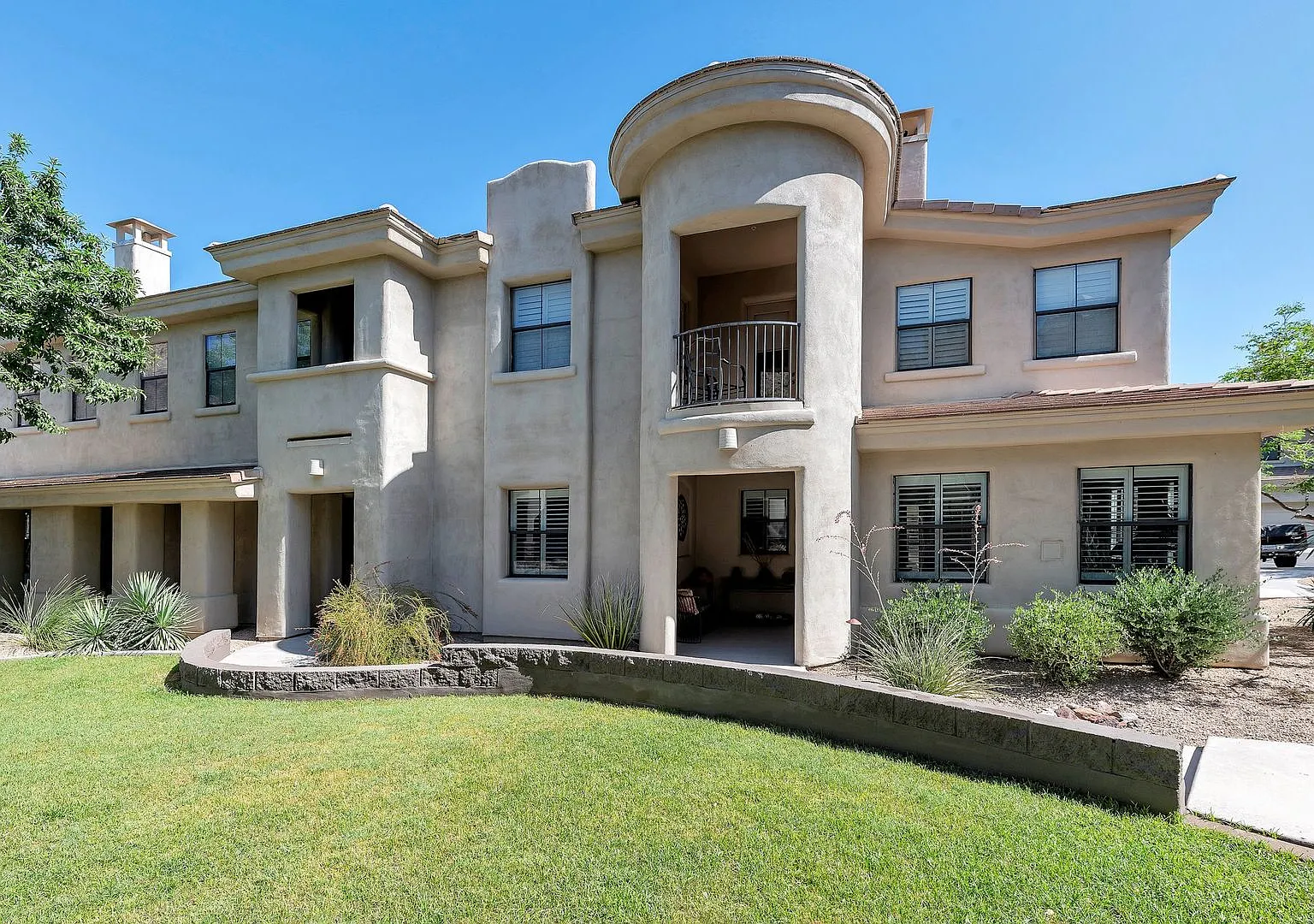 3 Bedroom 2.5 Bath at Villa Verona Scottsdale — Photo 1