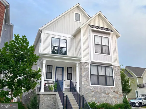 23099 Glenwood Heights Cir, Ashburn, VA 20148