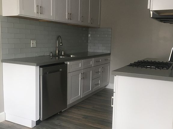3rd image of 400 E Elk Ave APT 4