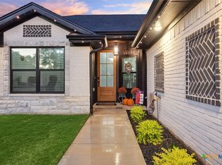 1609 Badger Ln, Lampasas, TX 76550