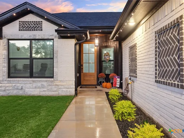 1609 Badger Ln, Lampasas, TX 76550