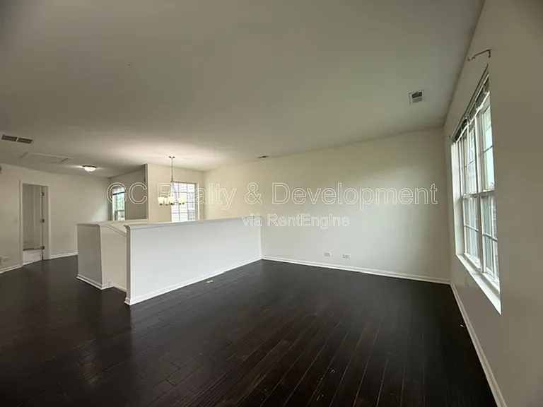 1016 Turin Dr — Photo 3
