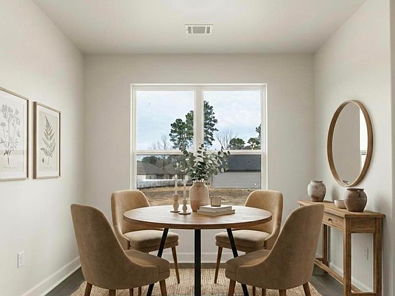 4th image of 55 Springtree Cir