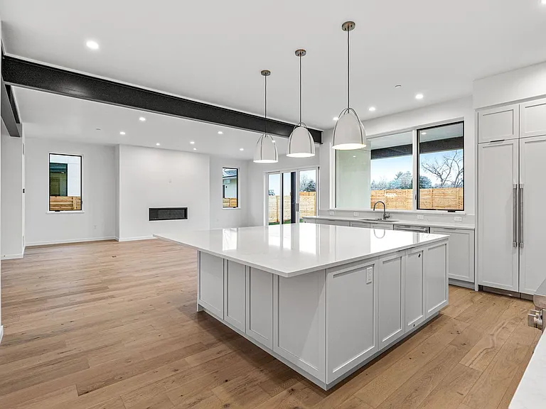 2155 Vine Ave — Photo 10