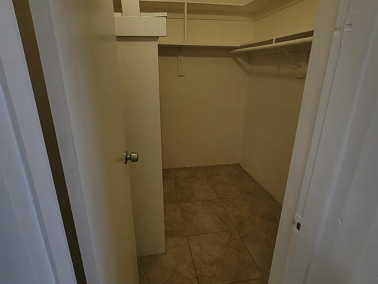 704 NE 5th St #4 — Photo 10