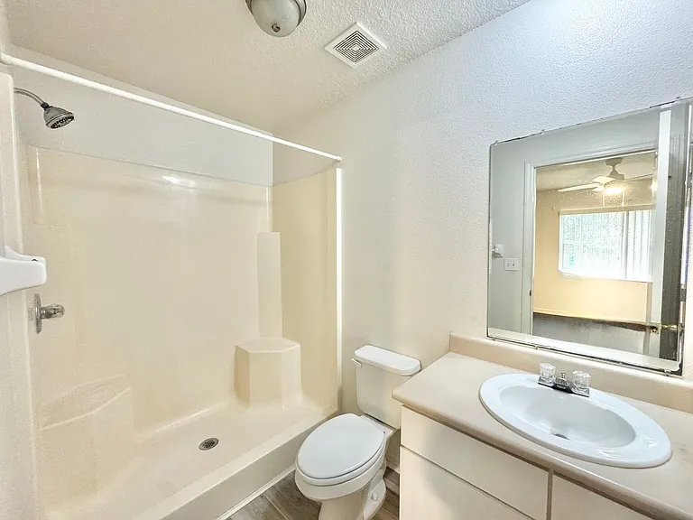 3228 Courtney Dr — Photo 13