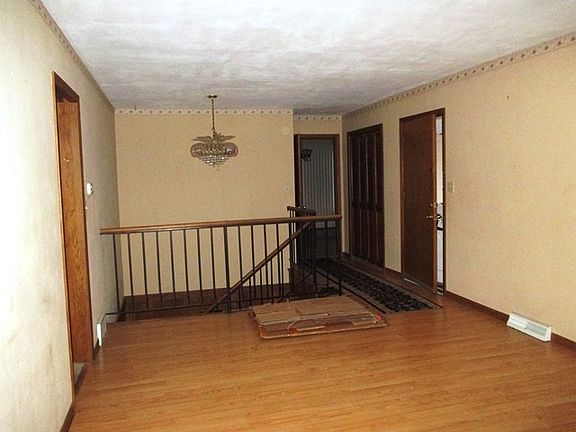 3rd image of 4410 Saint Annes Way