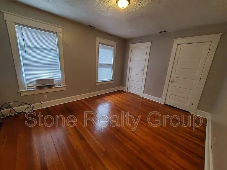 704 1/2 S Center St — Photo 4