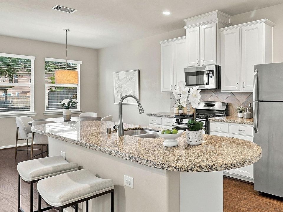 1st image of 8323 Lamond Ln