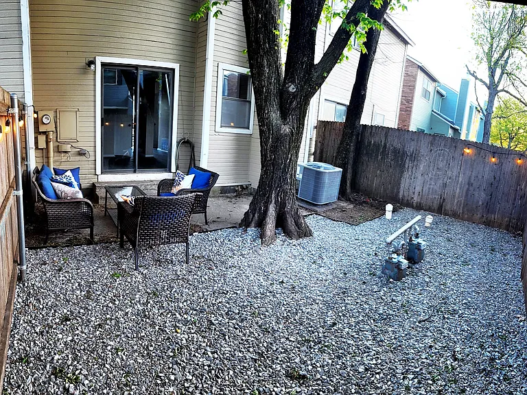 6023 NW 53rd Ter — Photo 2