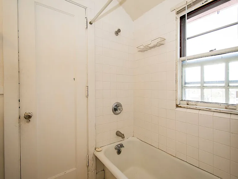 402 S Race St — Photo 19