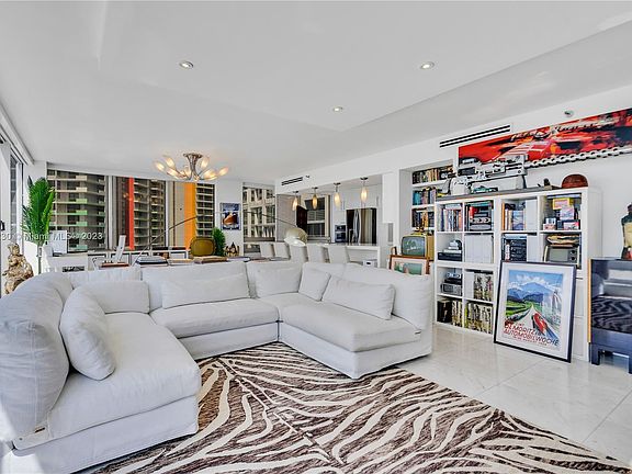 4th image of 1541 Brickell Ave APT C1408