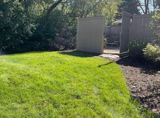 128B Mohawk Trl, Lake Zurich, IL 60047