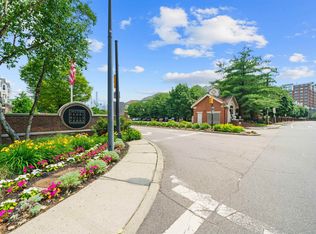 490 Fulton Ct, West New York, NJ 07093