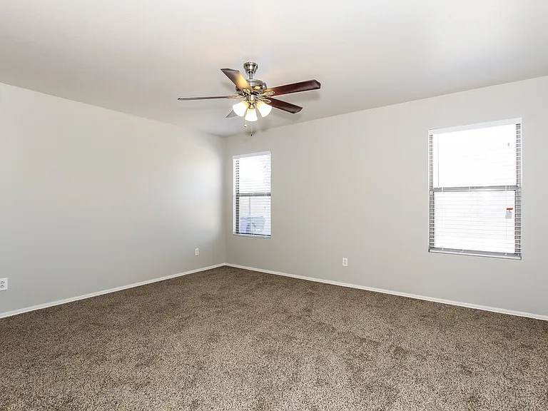 11502 W Corrine Dr — Photo 6