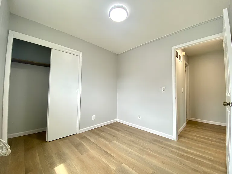 105 Burgher Ave #1R — Photo 12