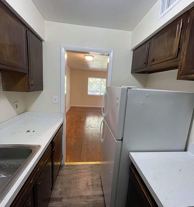1st image of 1063 W 48th St #C3