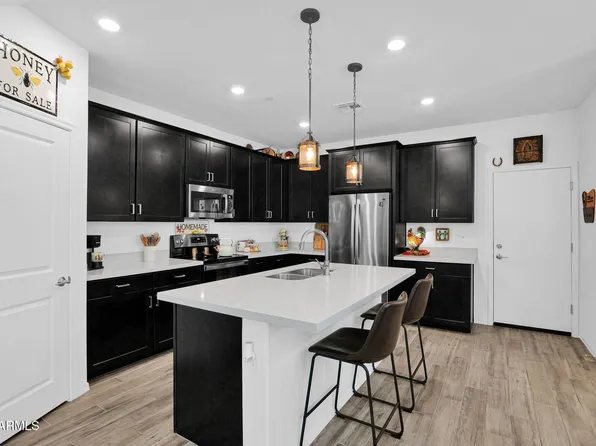 1917 E HAMPTON Lane #111, Gilbert, AZ 85295