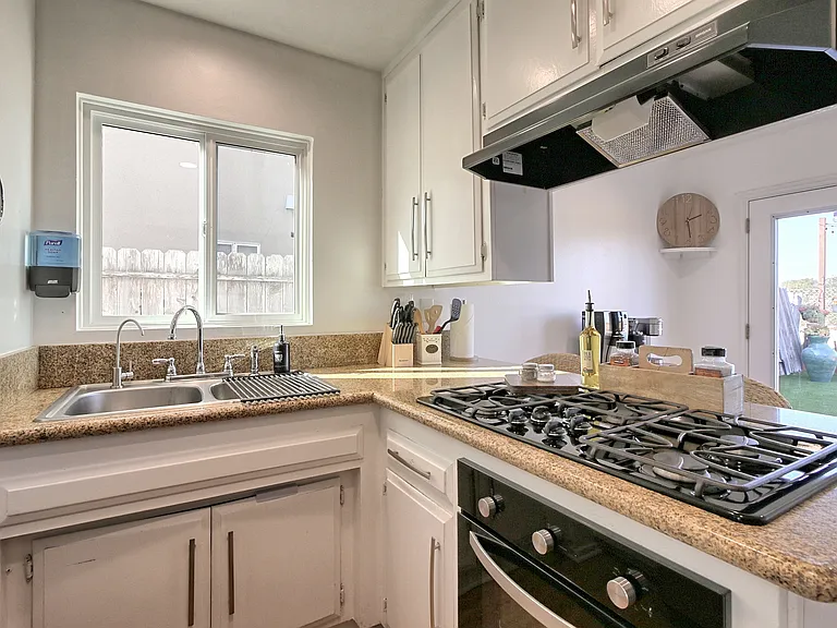 4915 Catamaran St — Photo 11