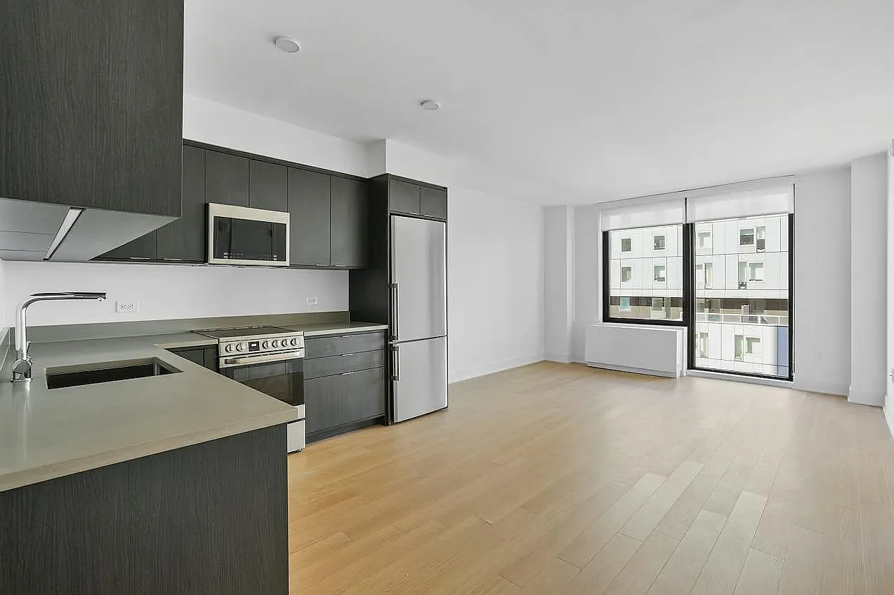 662 Pacific Street — Photo 4