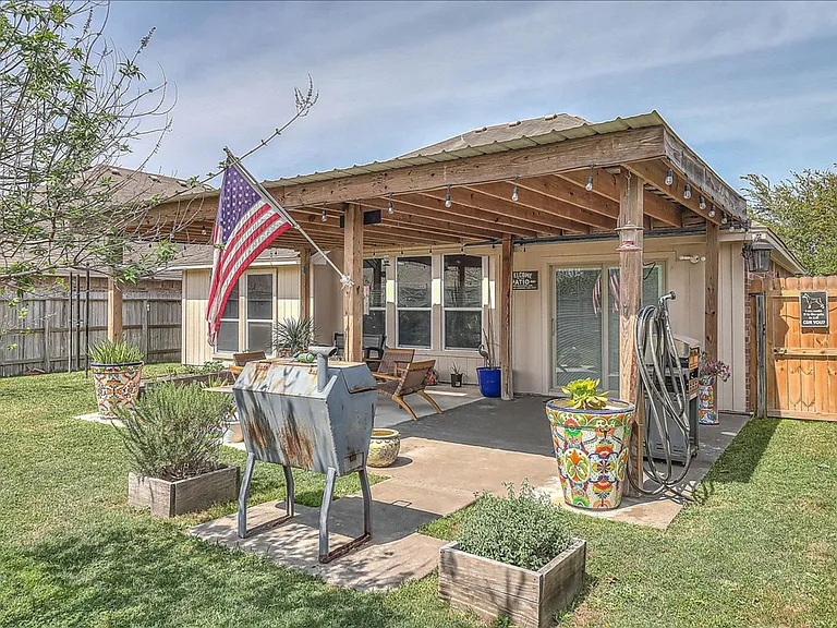 7229 Brown — Photo 37