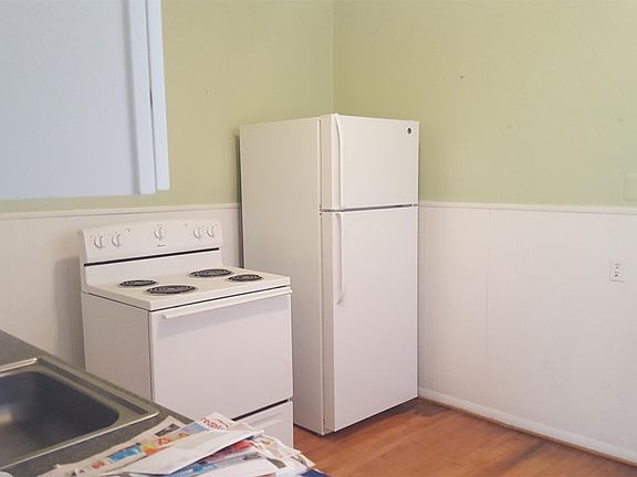 3rd image of 1343 Beaconsfield Ave