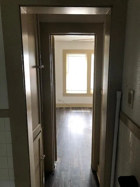 2 bed, 430 sqft, $800 — Photo 4
