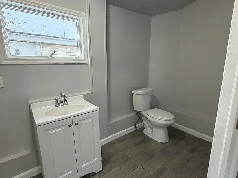 806 Theodore St — Photo 6
