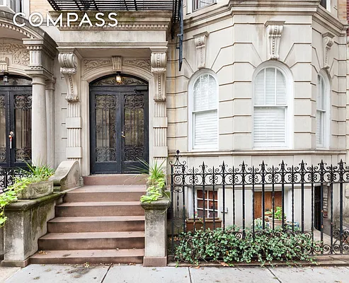 Sold by Compass | media 6