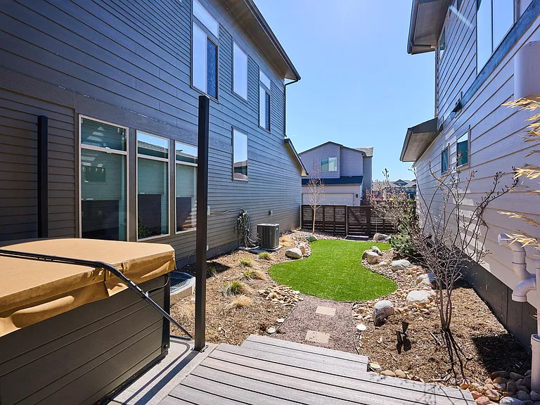9714 Bennett Peak St — Photo 42