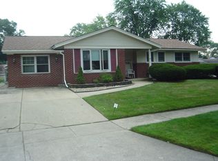 1273 Cypress Ln, Elk Grove Village, IL 60007