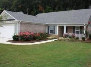 324 Lakeview Bend Cir, Jefferson, GA 30549