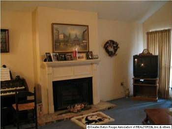 2nd image of 2123 S Flannery Rd