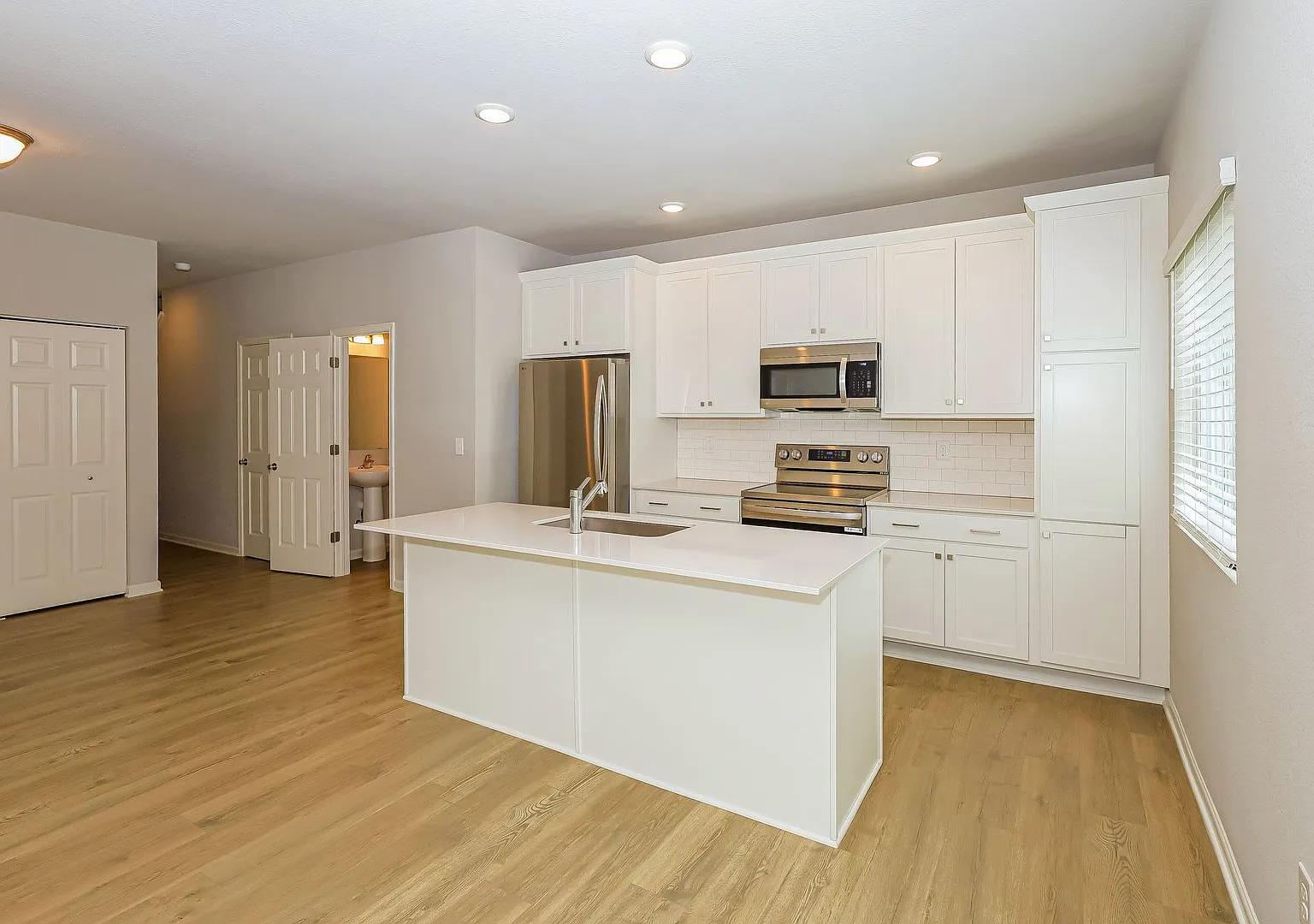 FVW001 — Photo 3