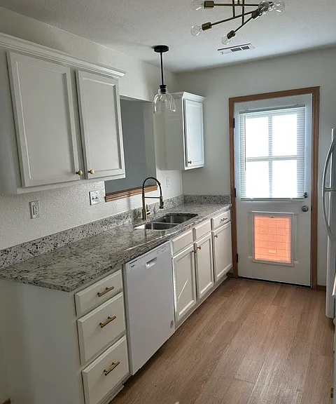 4470 W Bungalow St — Photo 7