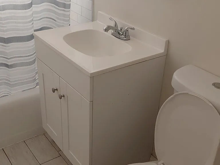 2247 W 119th St #6 — Photo 8