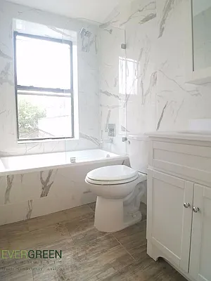 Rented by Evergreen Apartments BK | media 12