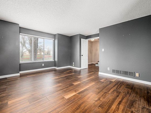 3rd image of 7624 Seddon Dr