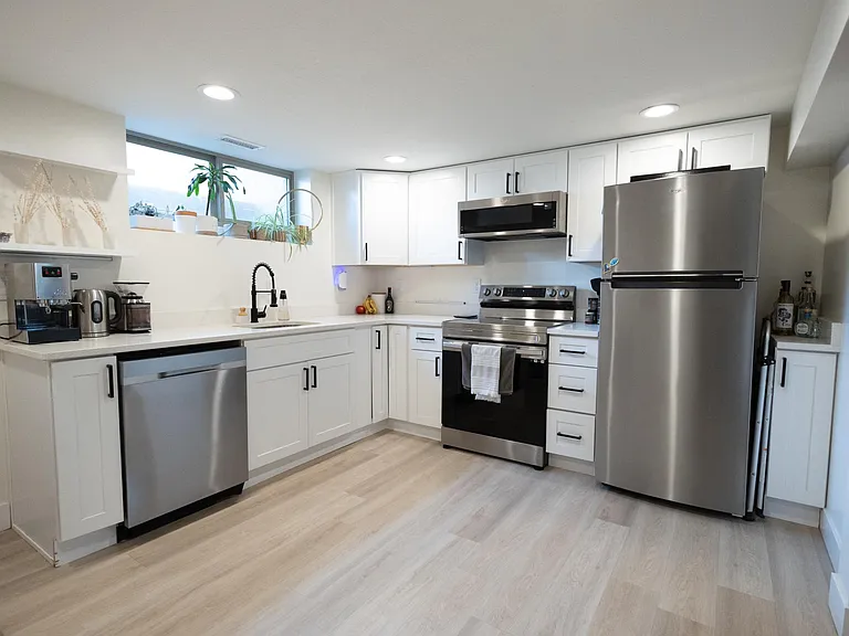 E Delia Dr — Photo 4